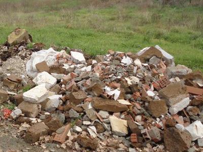 Seppellisce dei calcinacci in un campo e dopo qualche giorno spunta una villetta. San Marino accusata di sperimentazioni OGM