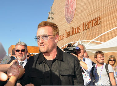 La piadina sammarinese combatte la fame nel mondo. Donata una stracchino e rucola pro&nbsp;Bono.