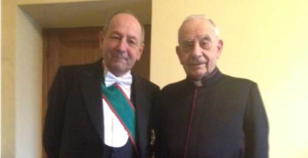 Don Peppino informa: “Col cambio di orario le sette sataniche sono diventate le sei”